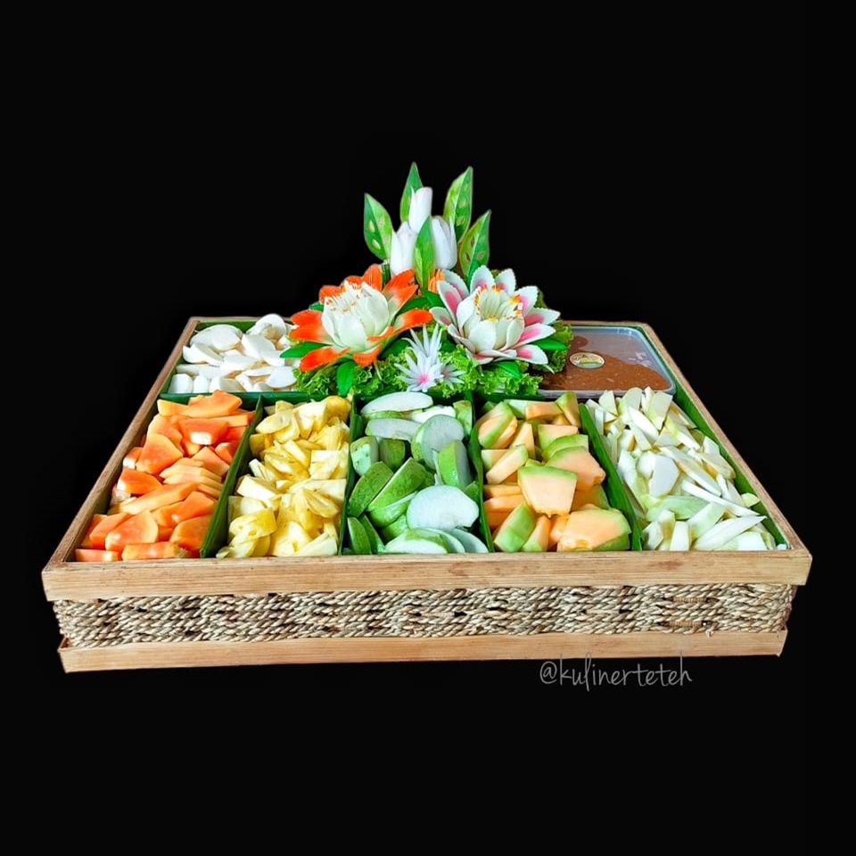 Rujak Tampah Spesial