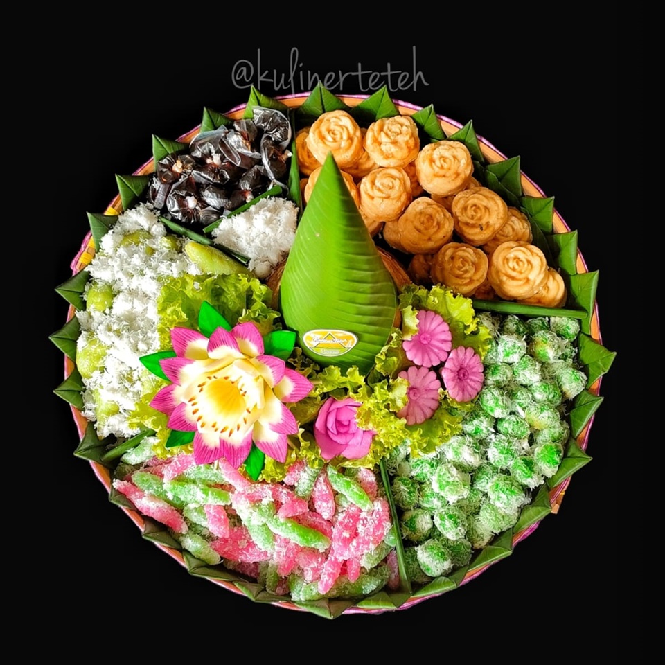 Tumpeng Sawut / Thiwul